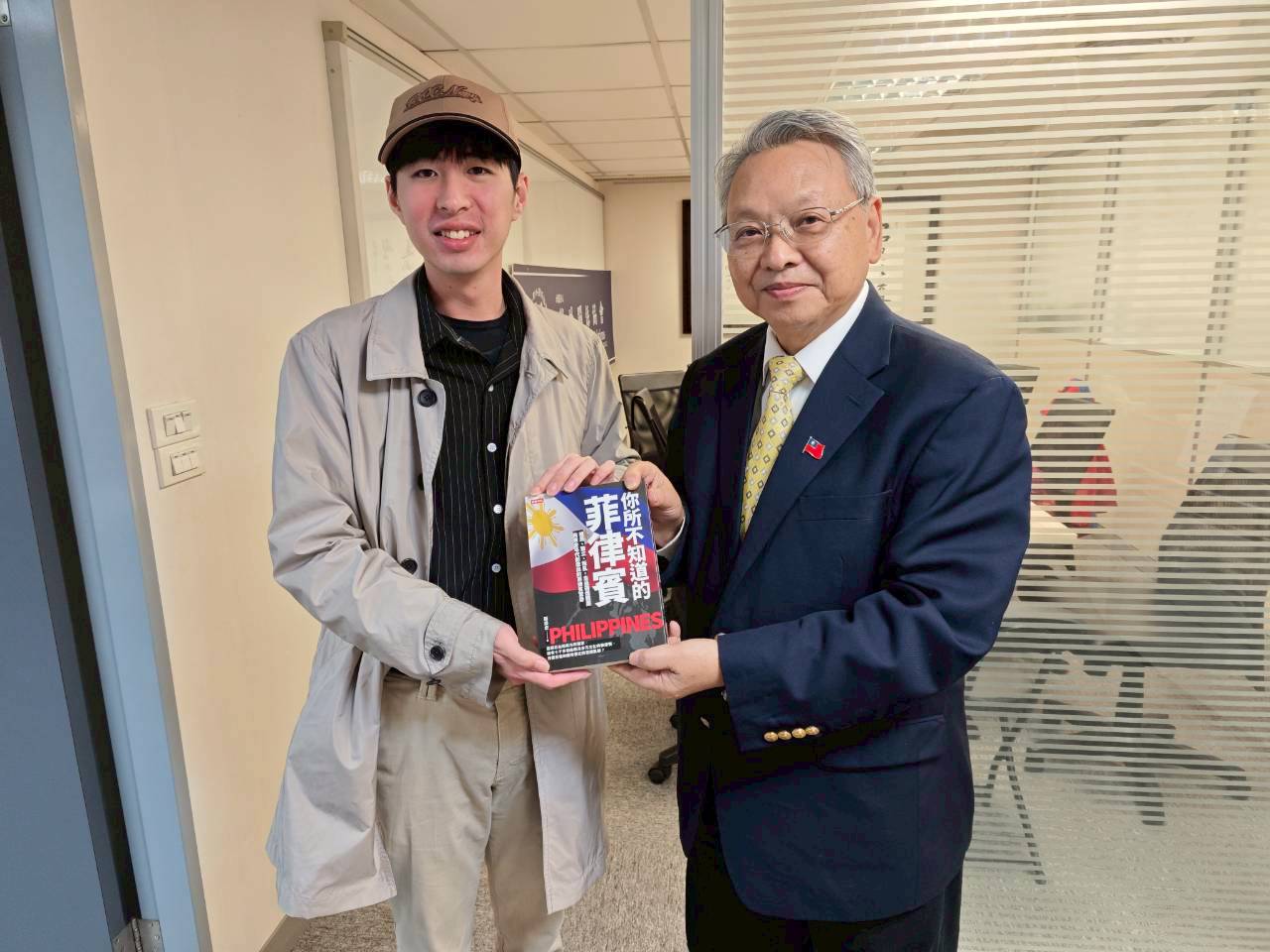 政治大學「國家安全戰略暨政軍兵棋推演研究社」拜會本會