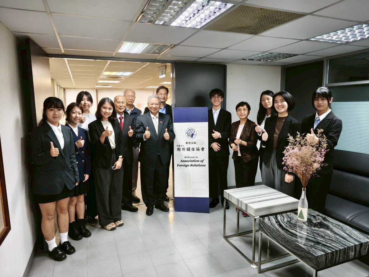 清華大學自組學習小組學生拜會本會